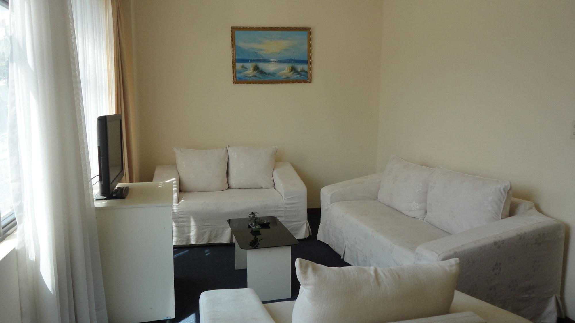 Apartahotel Delfines