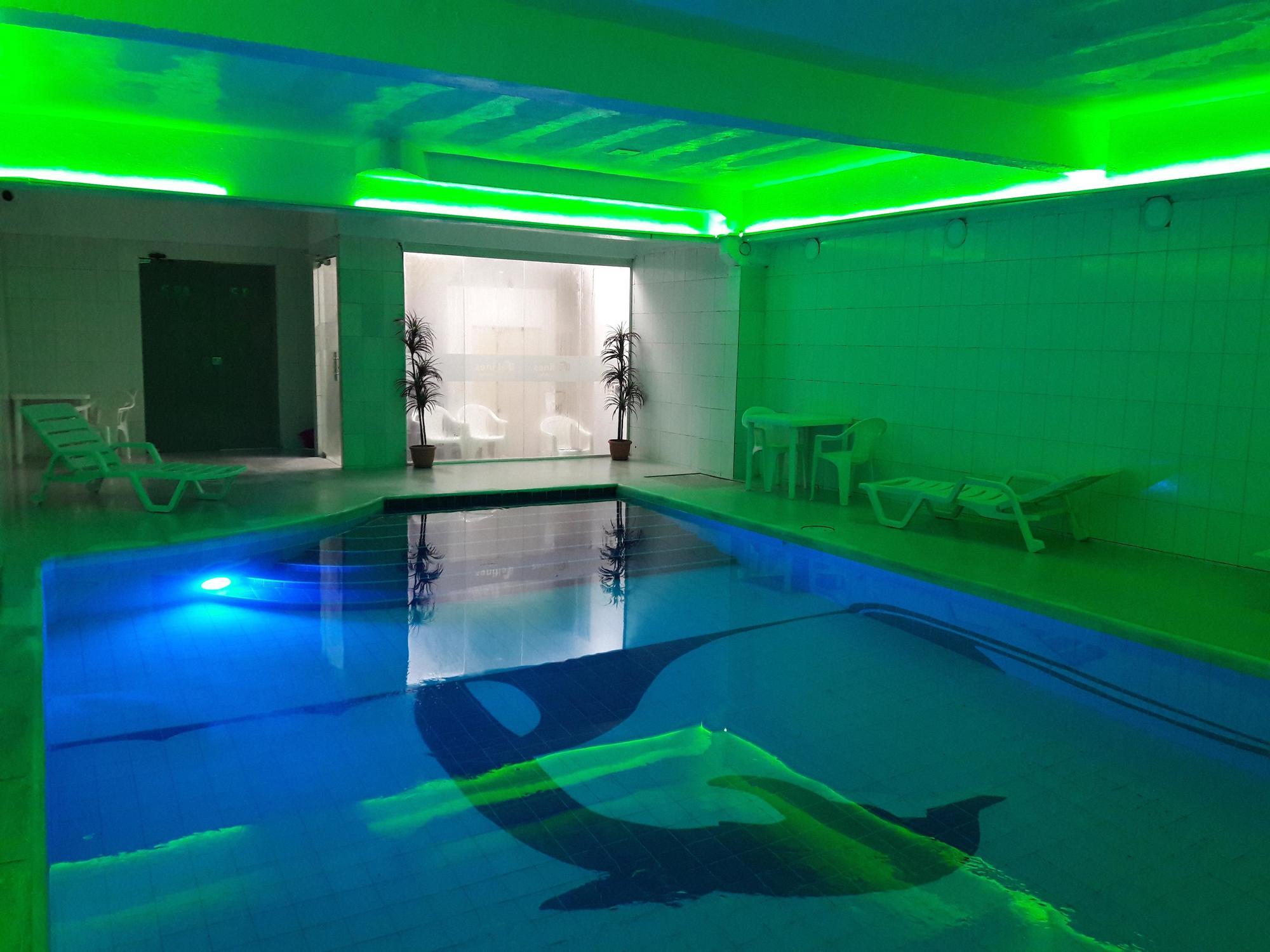 Delfines 4*